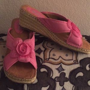 New Pink wedge slides in 9 1/2 M